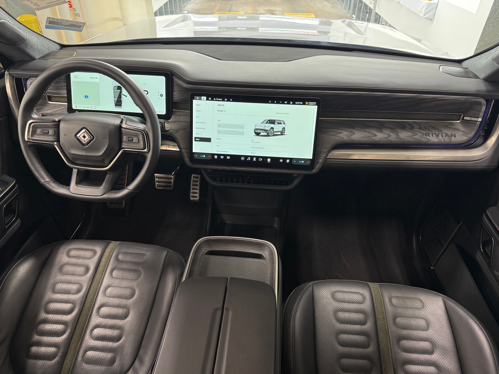 Thumbnail: 2022 Rivian R1S - 3