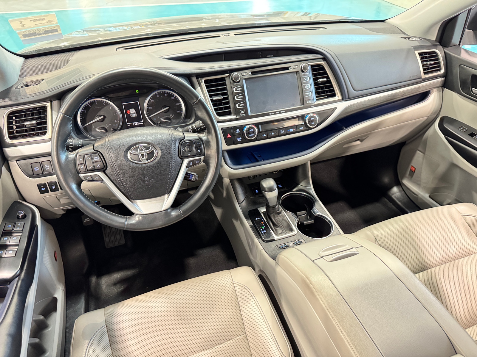 Thumbnail: 2019 Toyota Highlander - 2