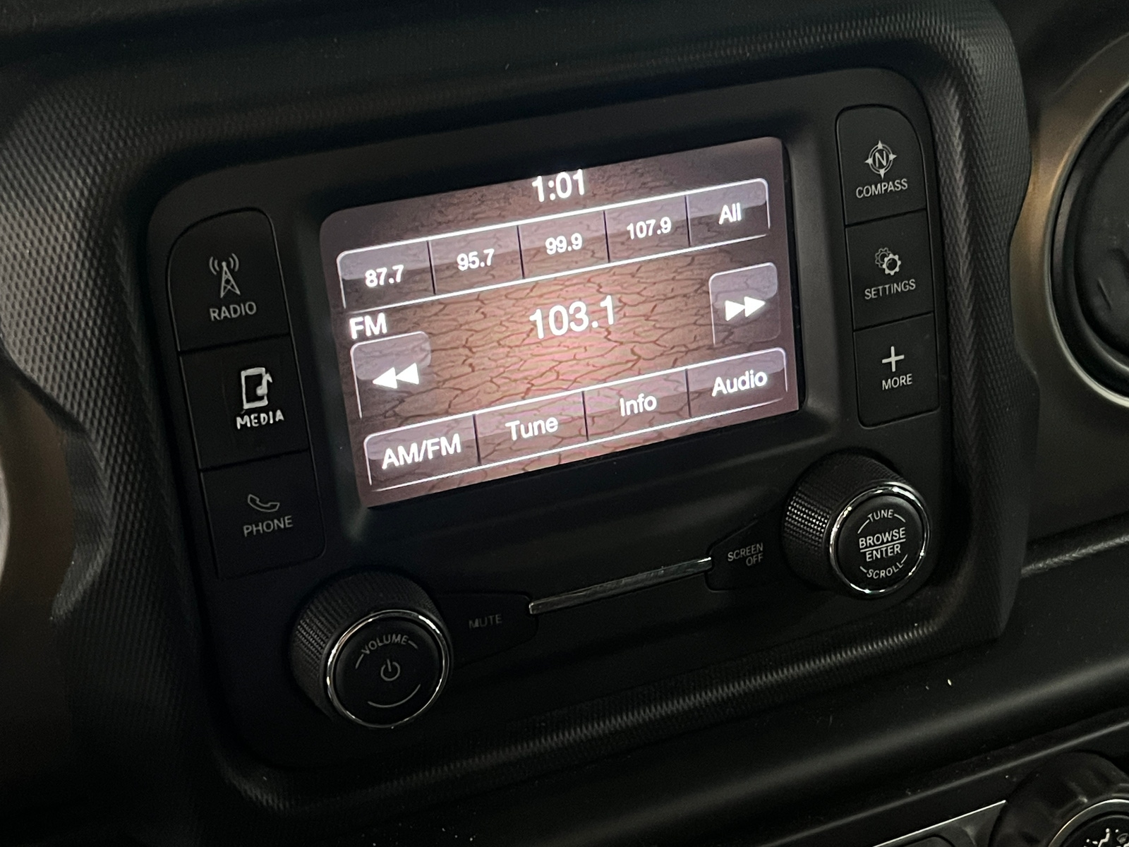 Thumbnail: 2020 Jeep Gladiator - 4