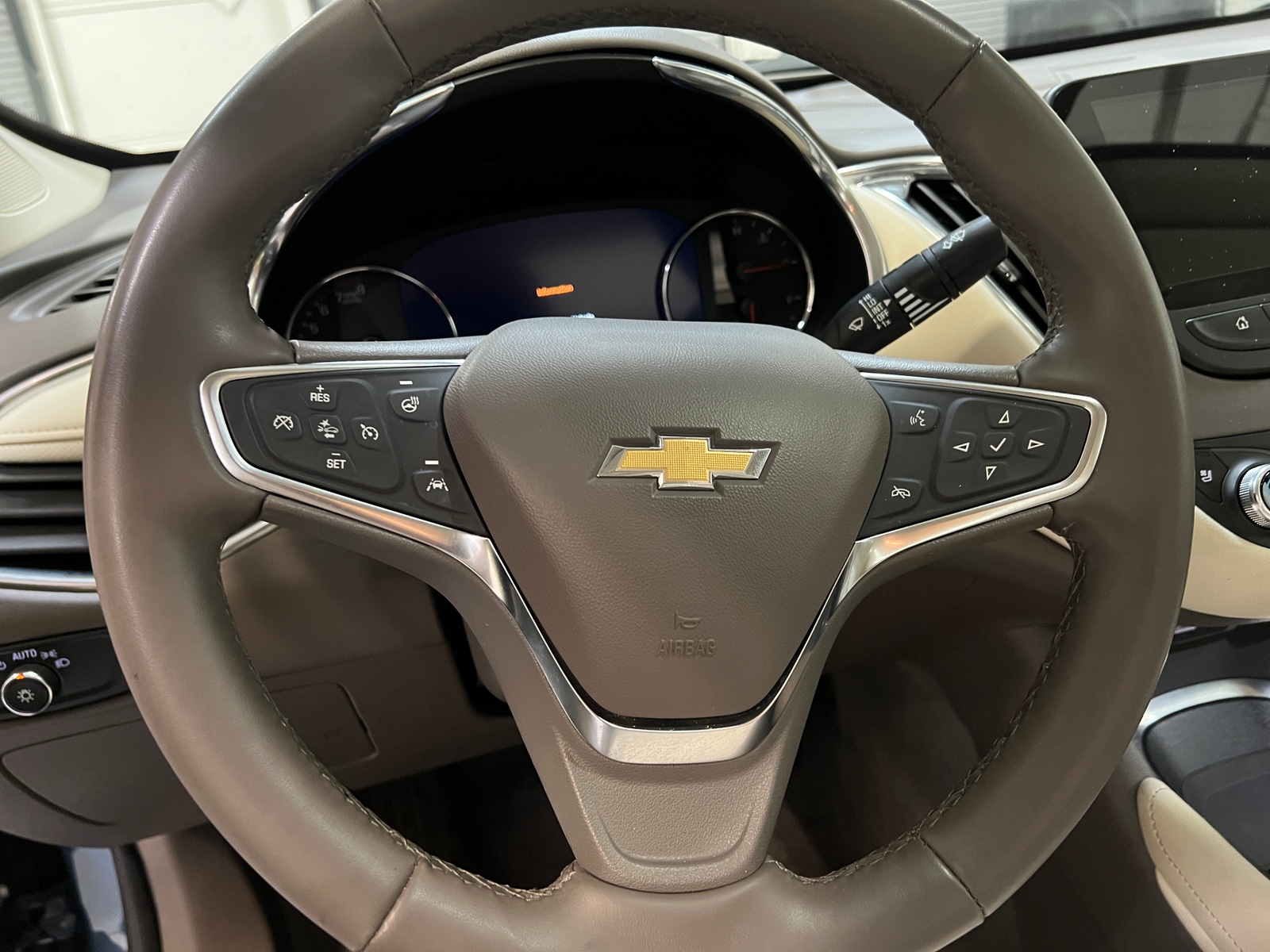 Thumbnail: 2024 Chevrolet Malibu - 4