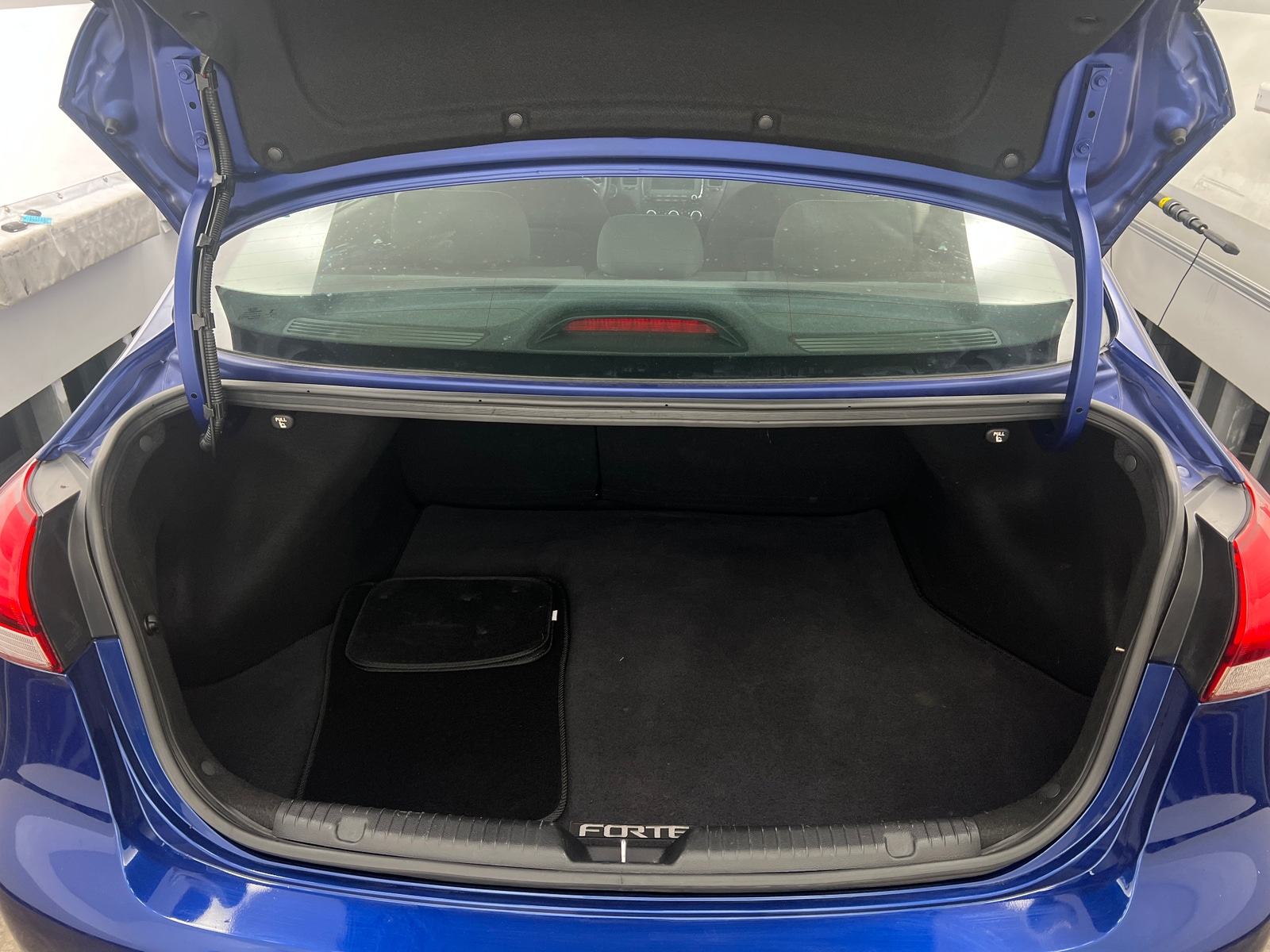 Thumbnail: 2017 Kia Forte - 7