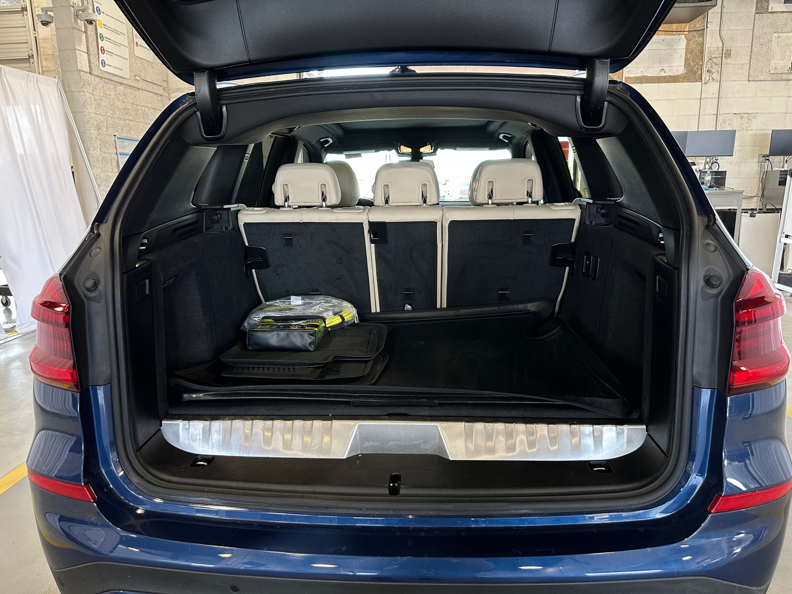 Thumbnail: 2021 BMW X3 - 6