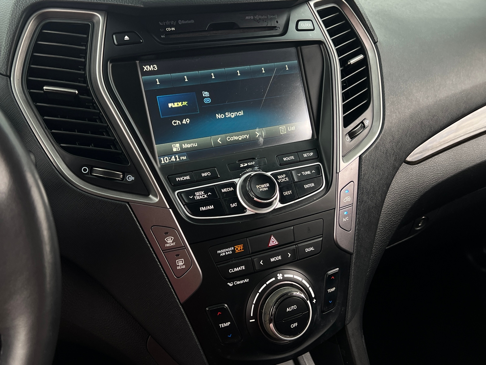 Thumbnail: 2016 Hyundai Santa Fe - 3