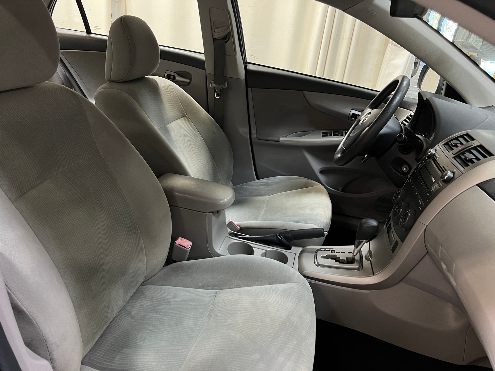 Thumbnail: 2011 Toyota Corolla - 2