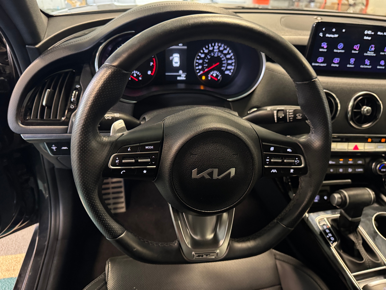 Thumbnail: 2023 Kia Stinger - 4