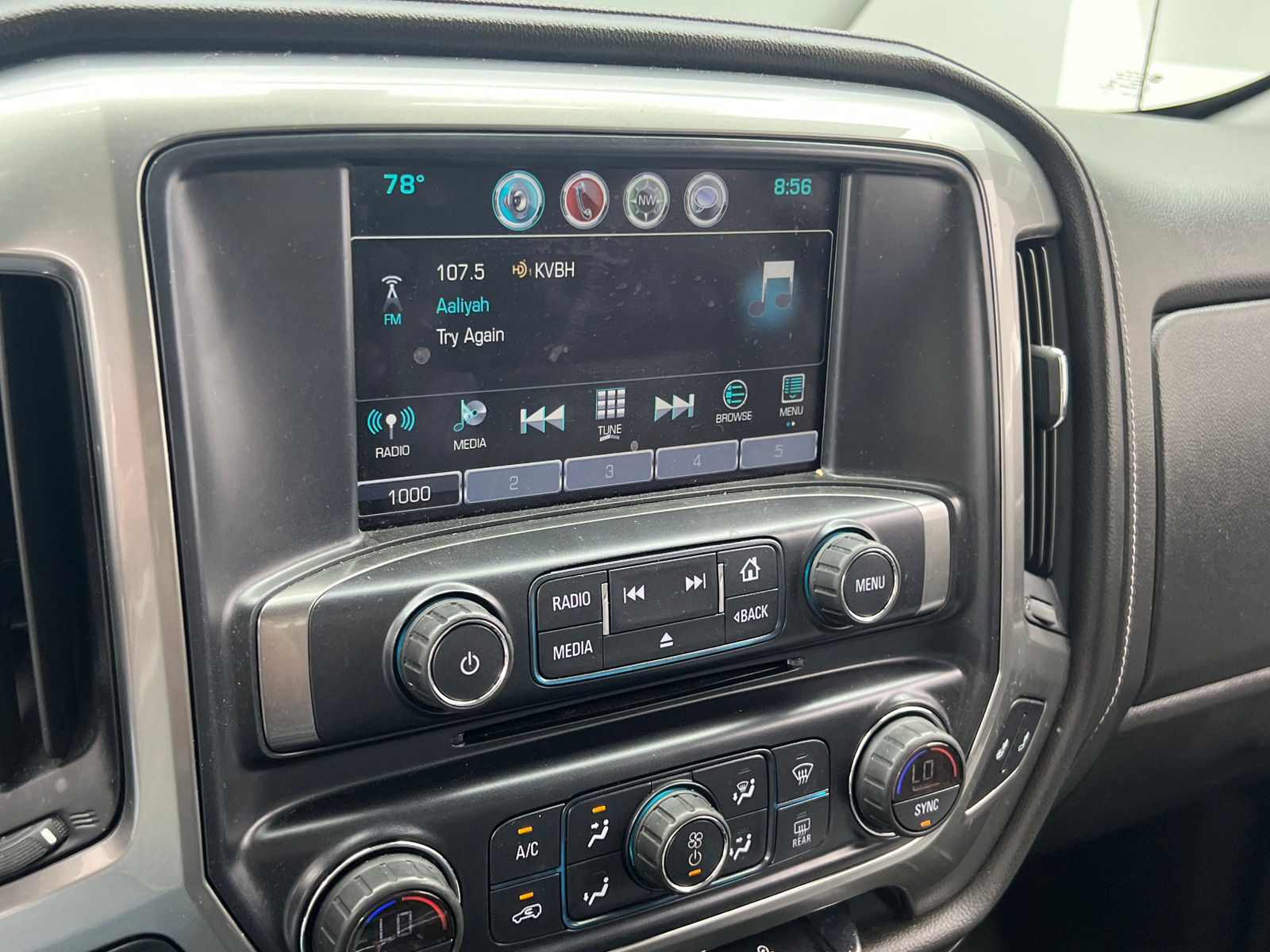 Thumbnail: 2017 Chevrolet Silverado 1500 - 3