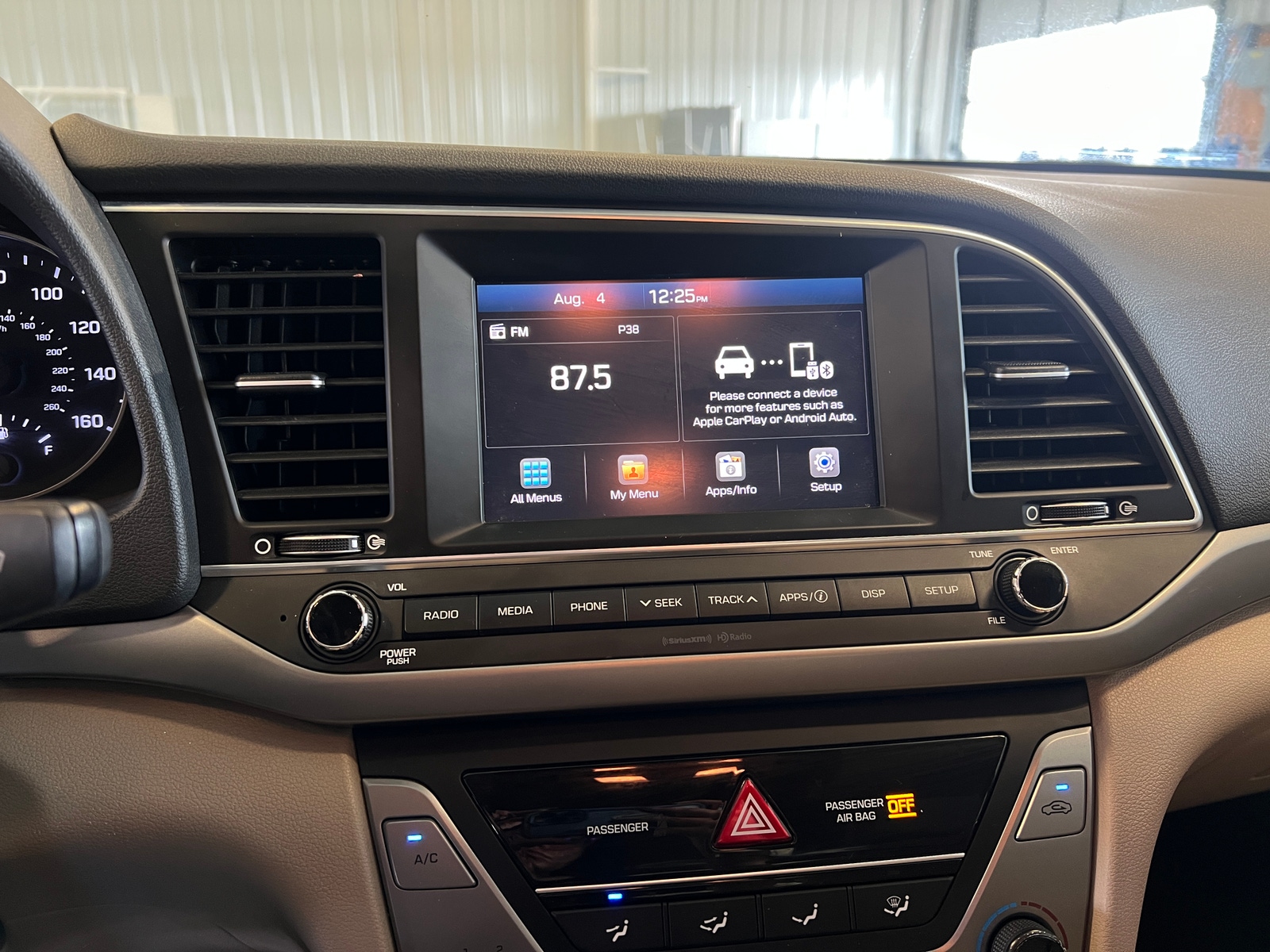 Thumbnail: 2017 Hyundai Elantra - 4