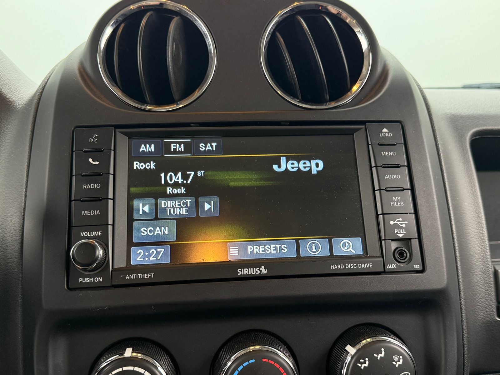 Thumbnail: 2016 Jeep Patriot - 3