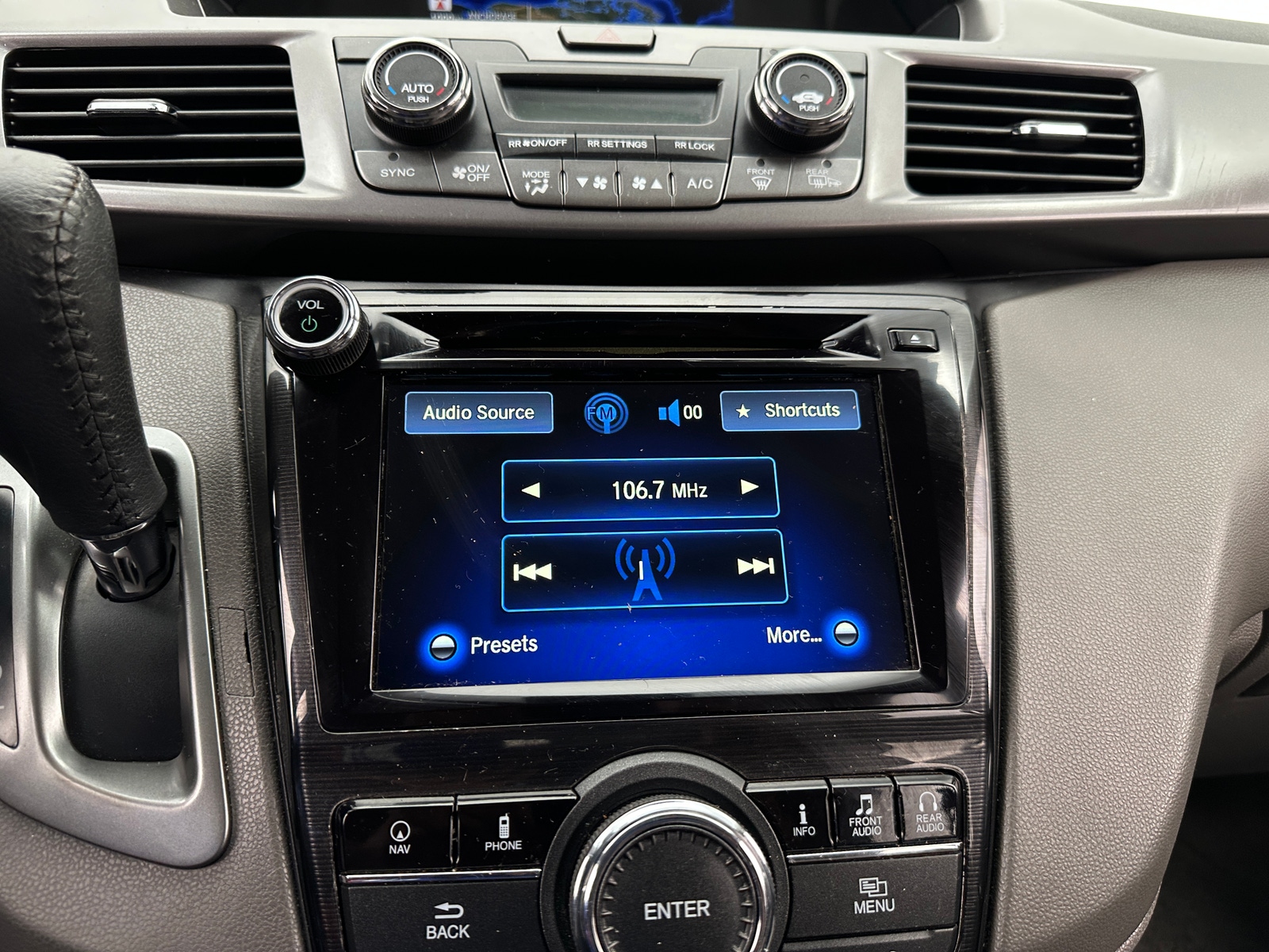 Thumbnail: 2015 Honda Odyssey - 3