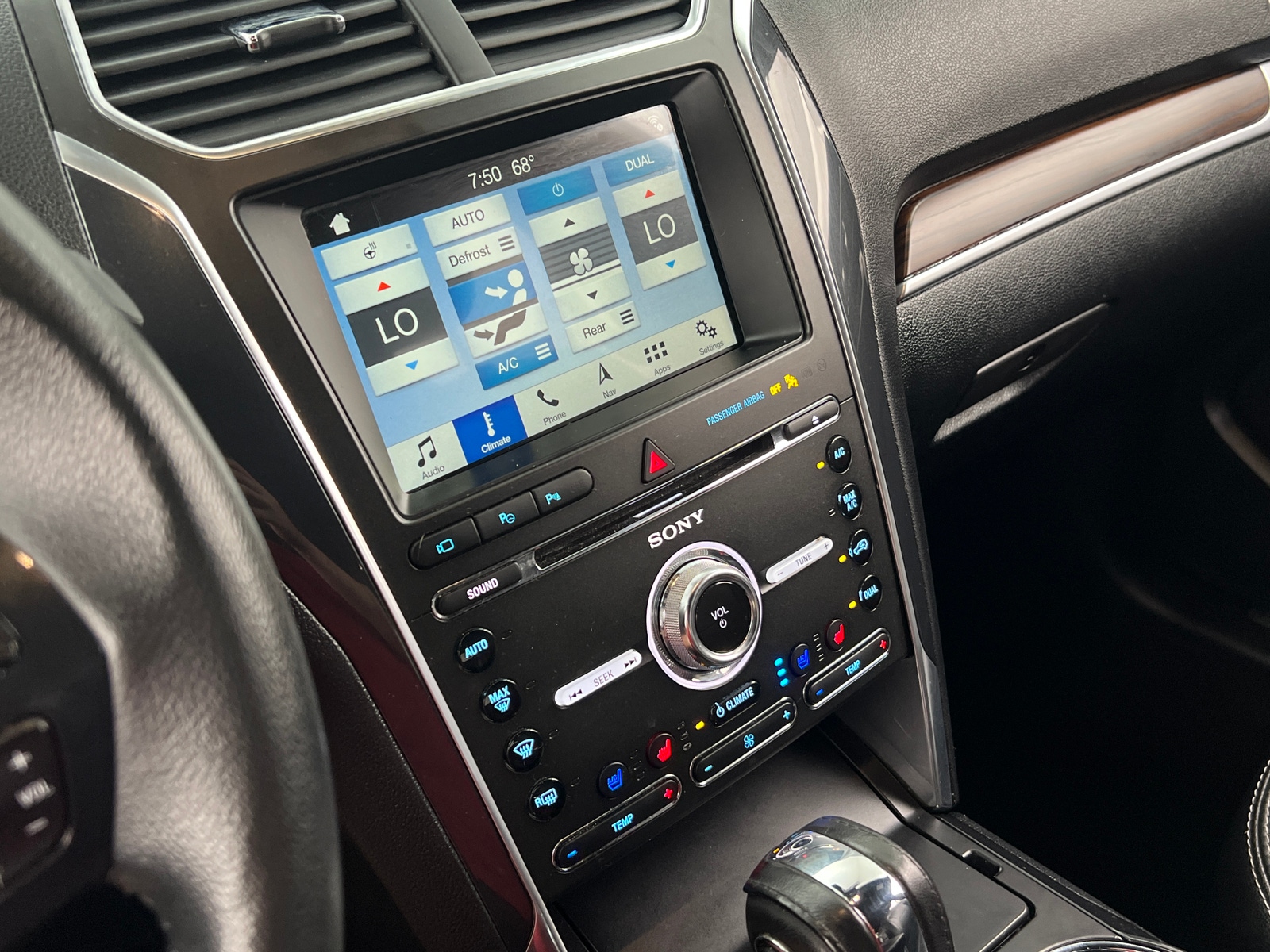 Thumbnail: 2018 Ford Explorer - 3
