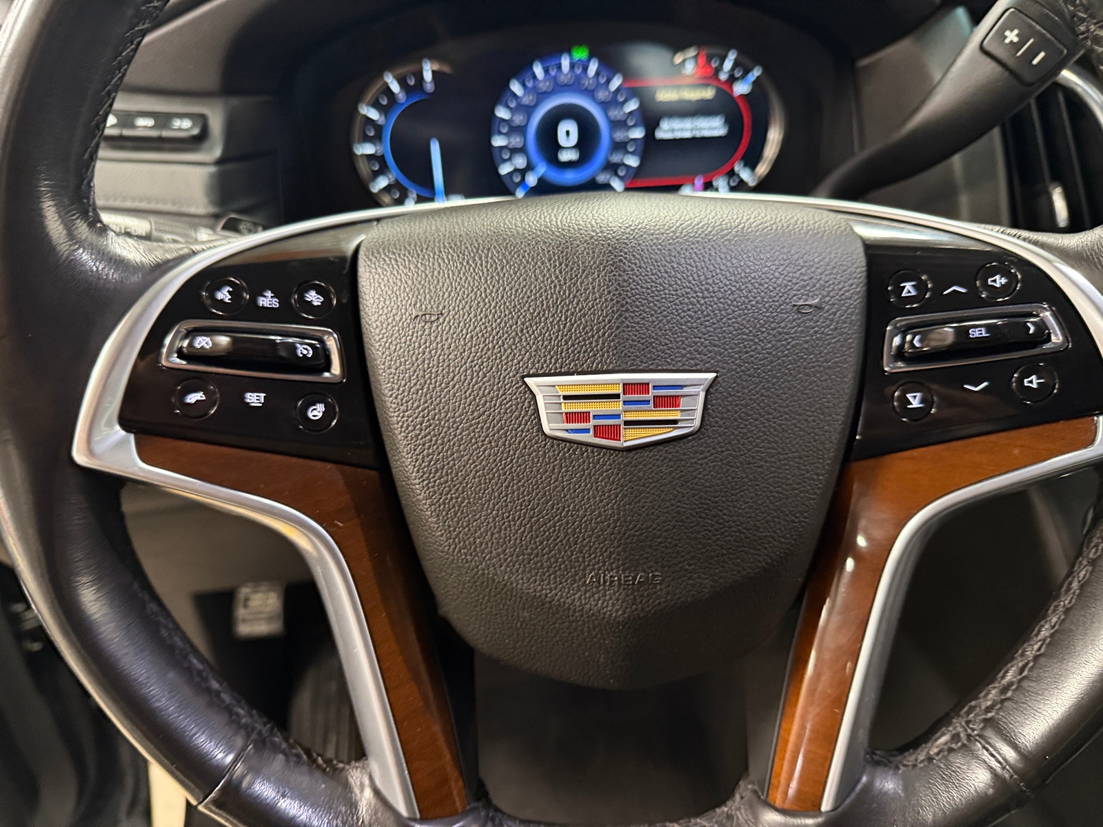 Thumbnail: 2019 Cadillac Escalade - 4