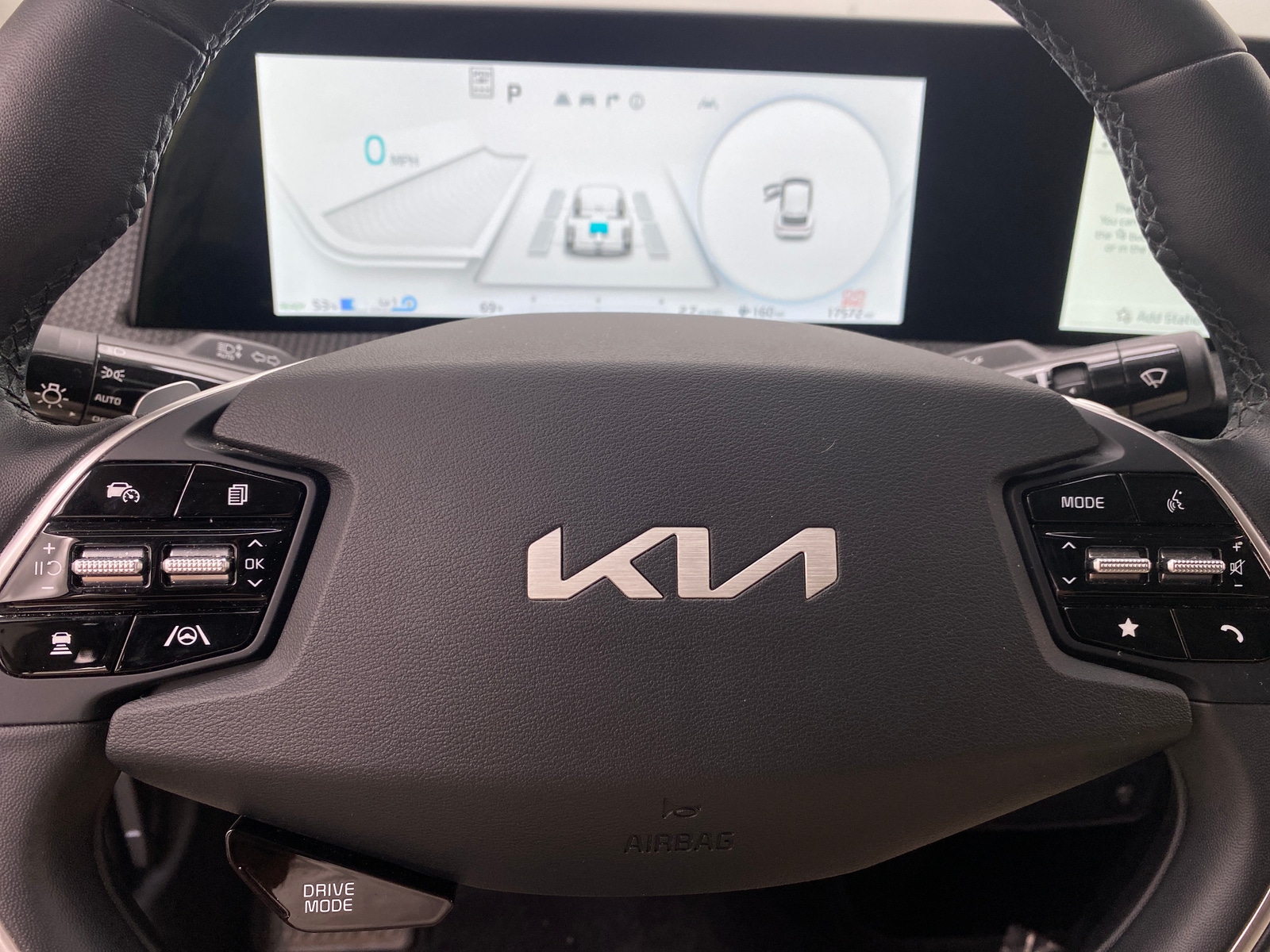 Thumbnail: 2022 Kia EV6 - 4