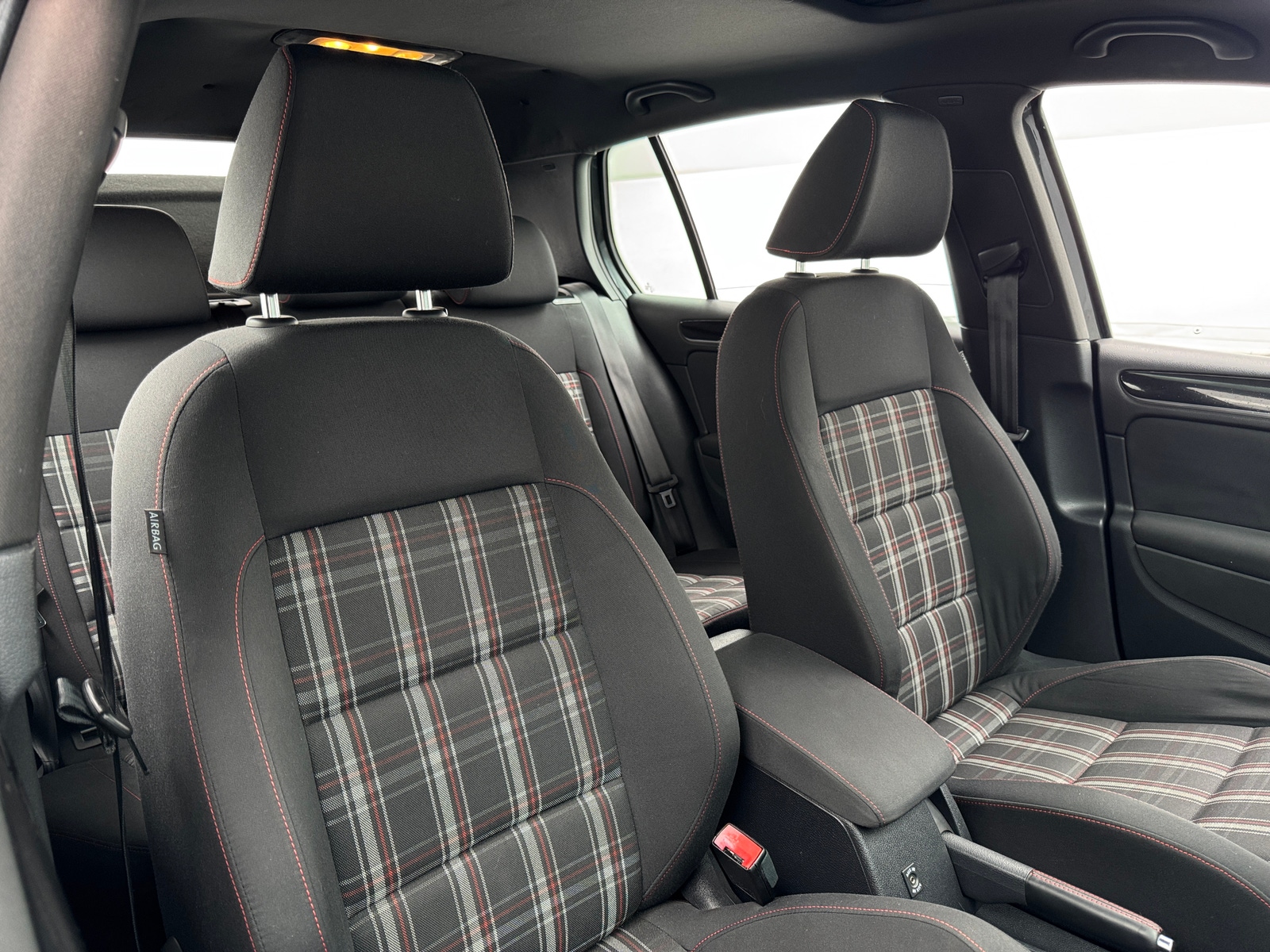 Thumbnail: 2013 Volkswagen Golf - 2