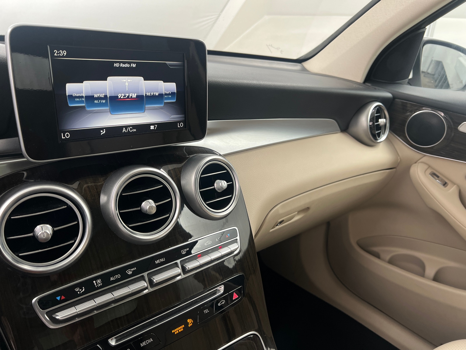 Thumbnail: 2019 Mercedes-Benz GLC - 3