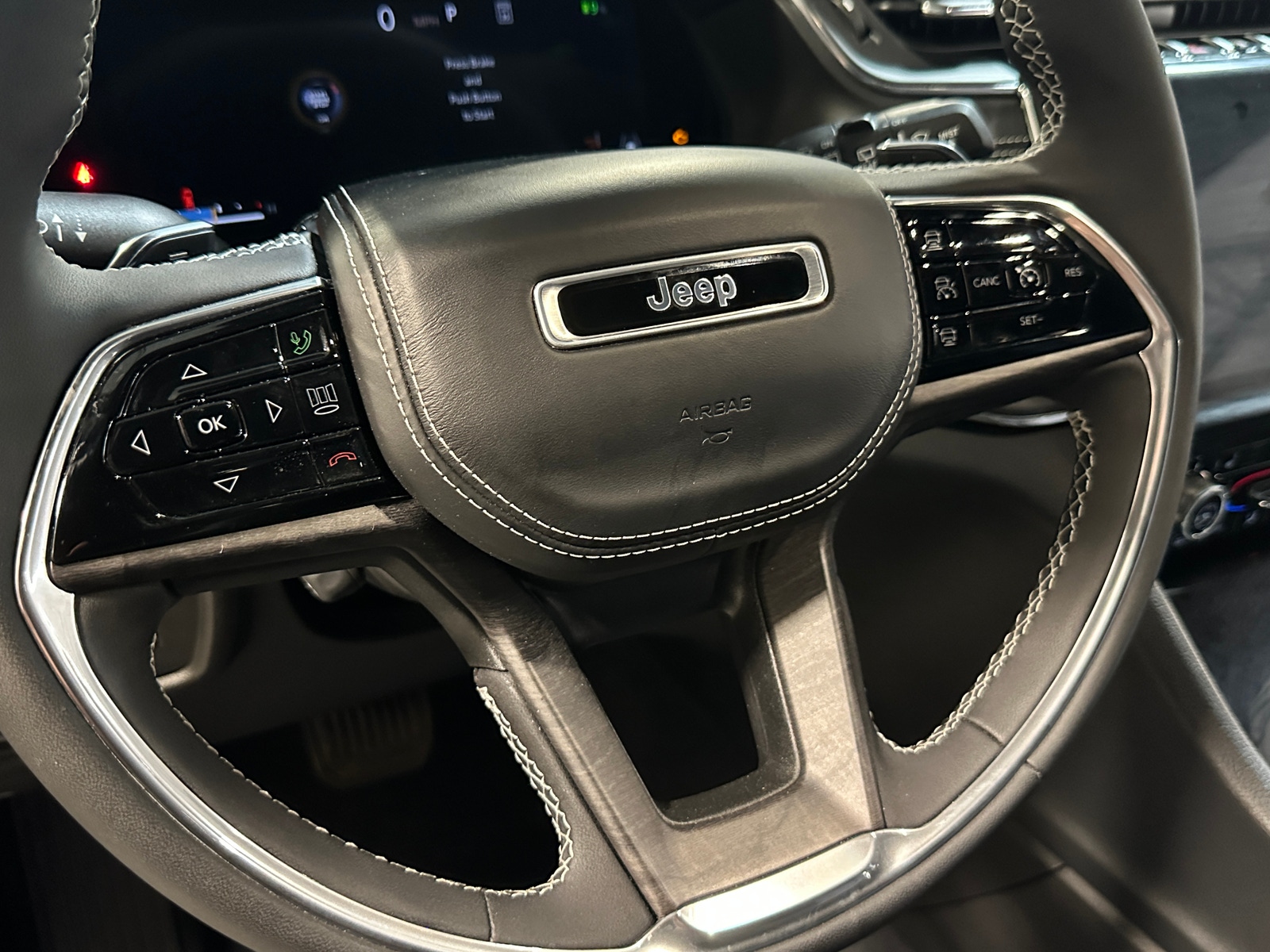 Thumbnail: 2022 Jeep Grand Cherokee - 4