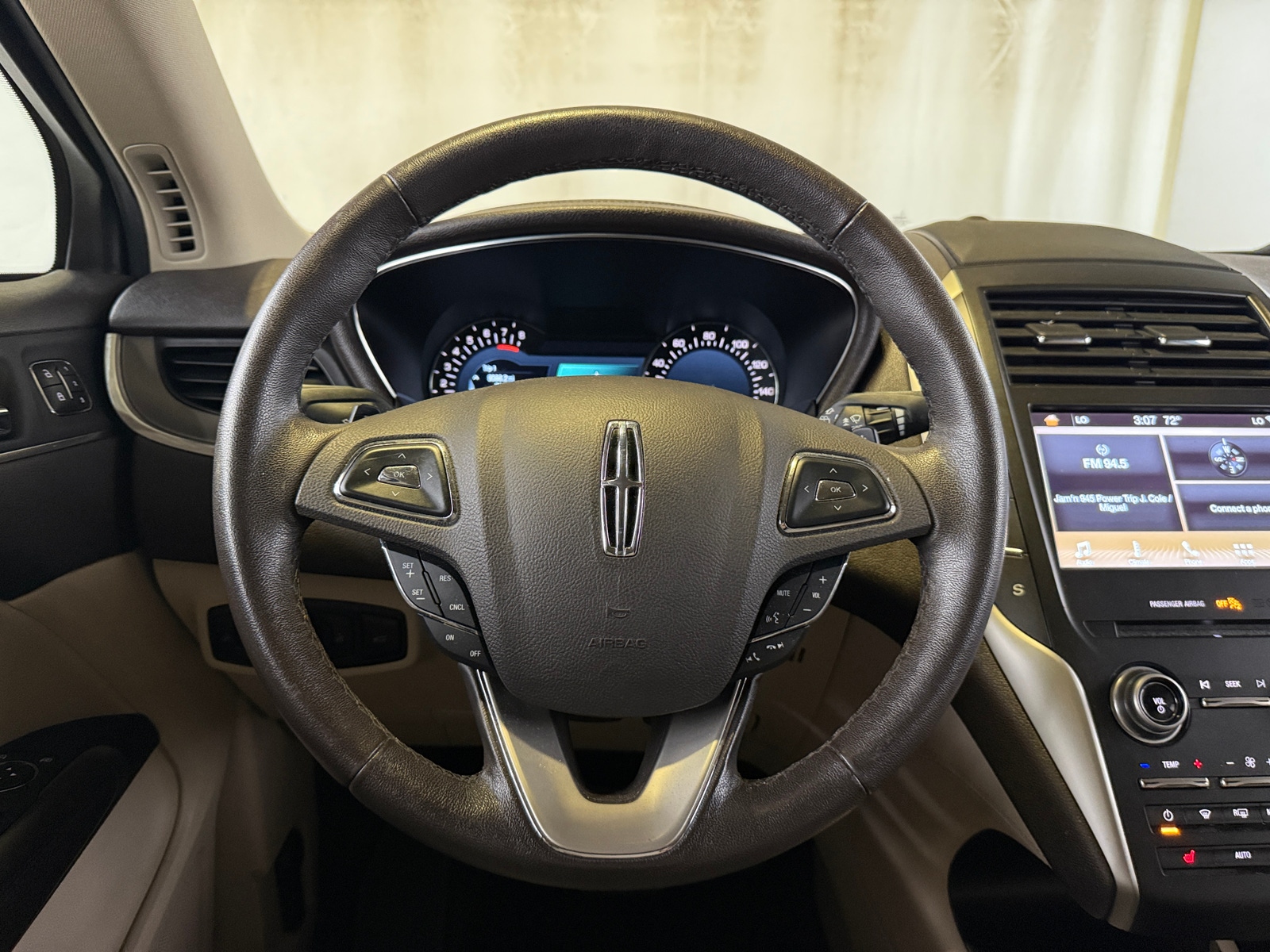 Thumbnail: 2017 Lincoln MKC - 4