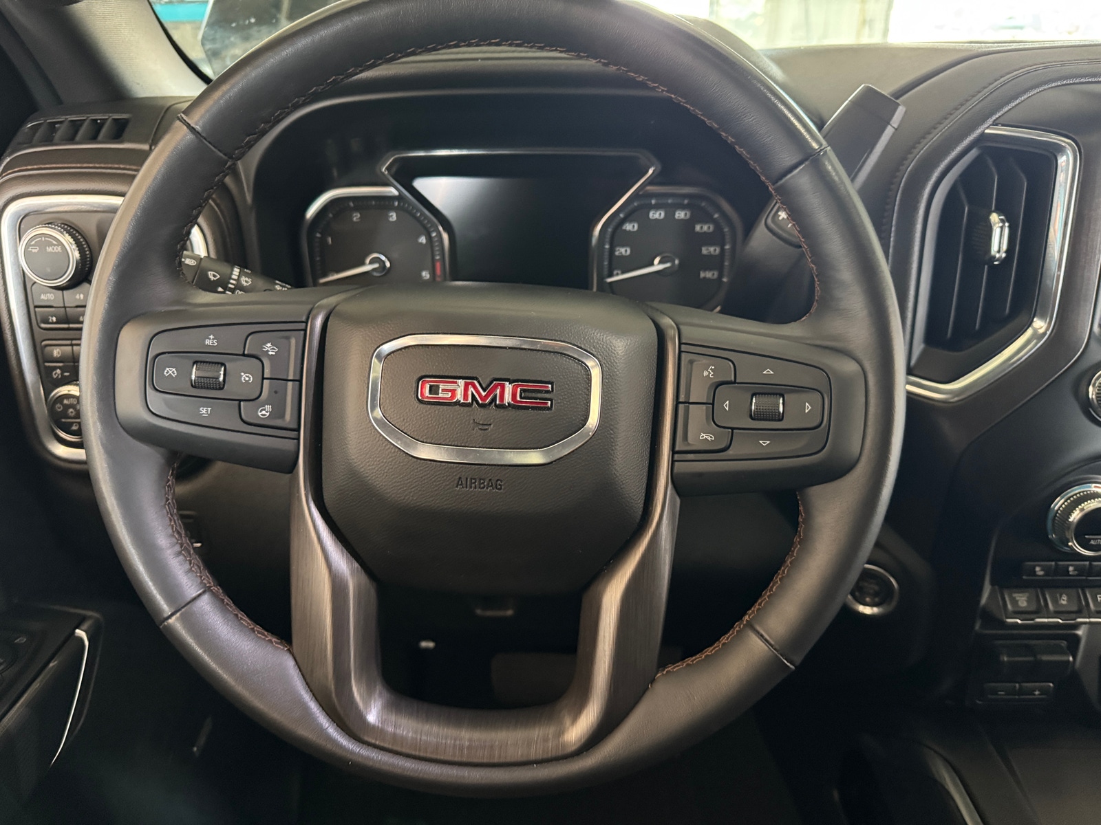 Thumbnail: 2022 GMC Sierra 2500 - 4