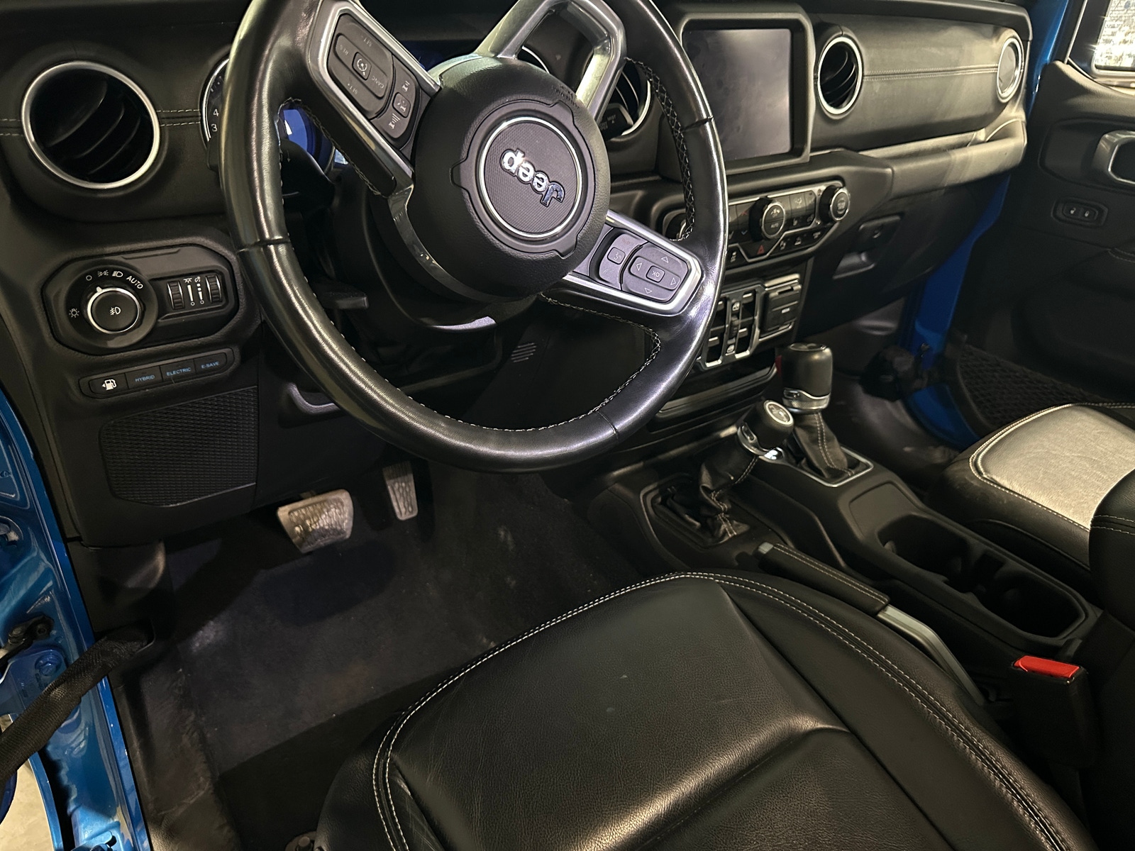 Thumbnail: 2022 Jeep Wrangler - 3