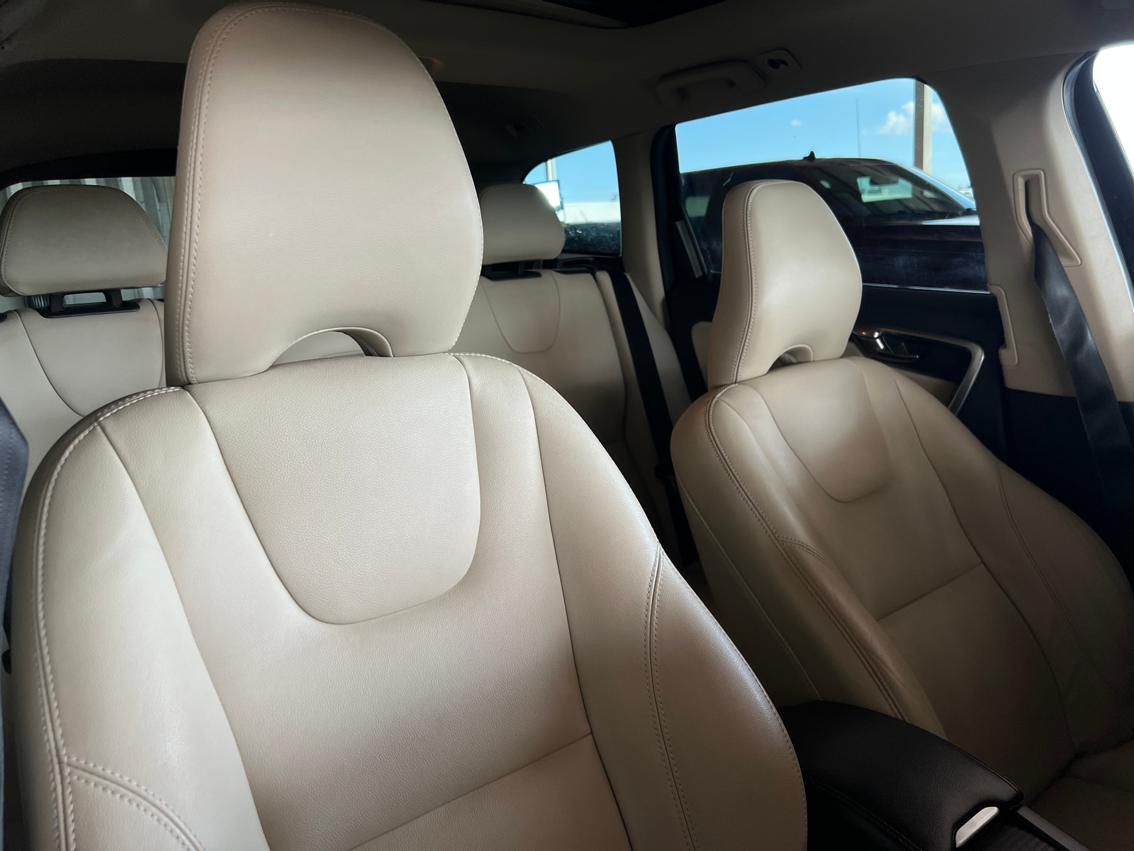 Thumbnail: 2016 Volvo XC60 - 2