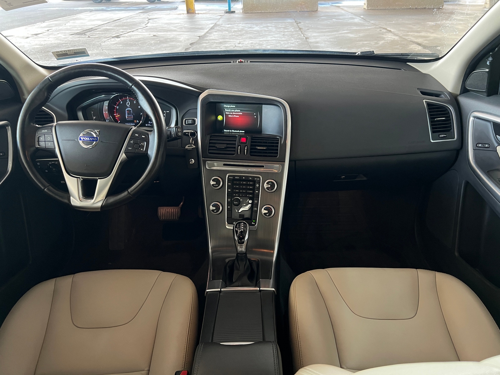 Thumbnail: 2016 Volvo XC60 - 3