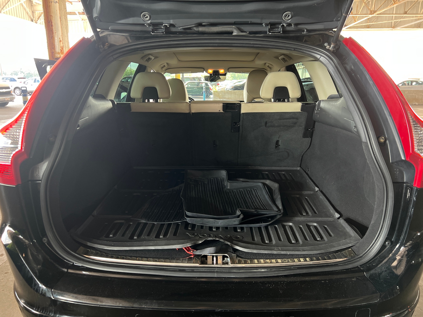 Thumbnail: 2016 Volvo XC60 - 7