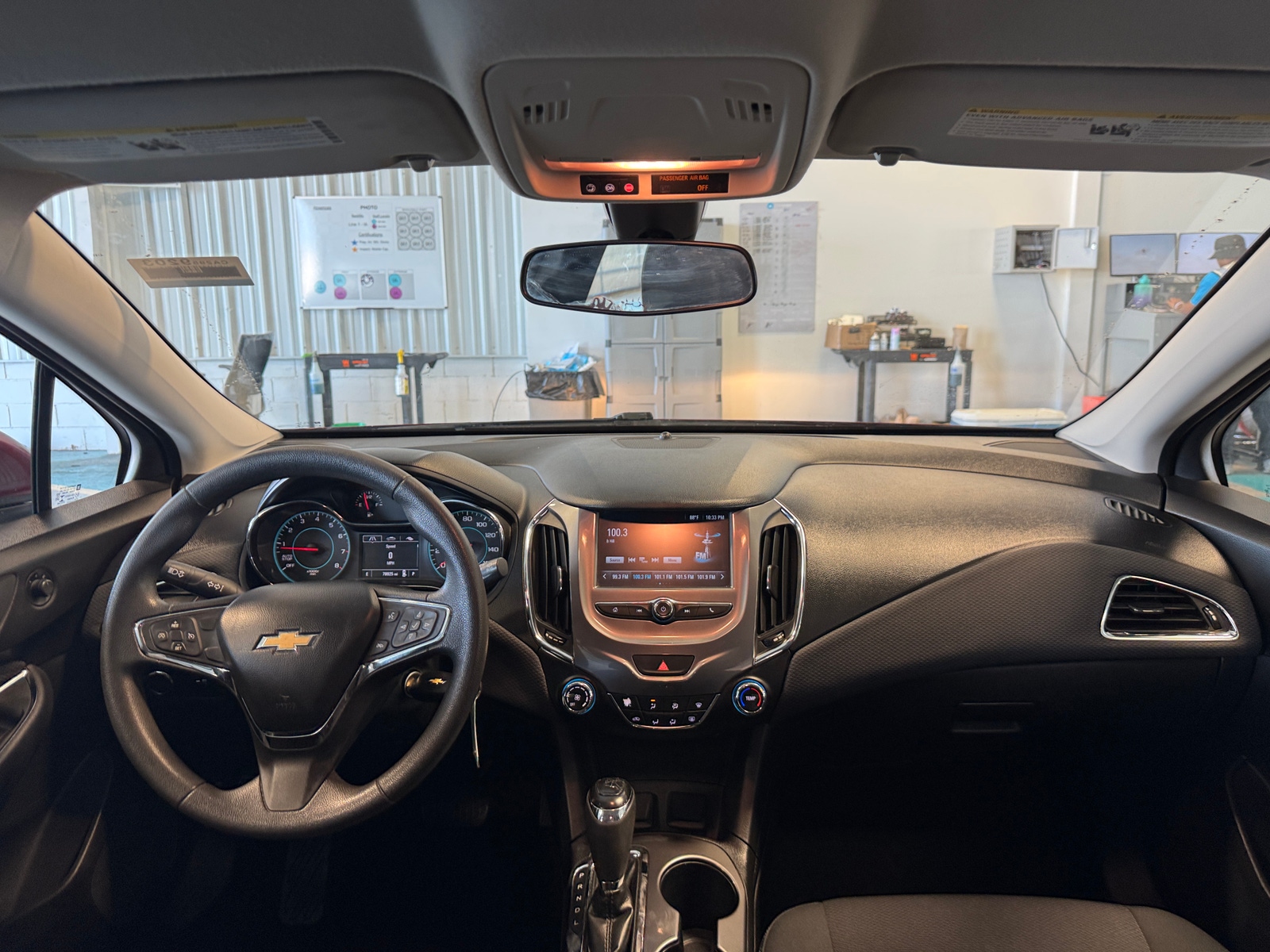 Thumbnail: 2017 Chevrolet Cruze - 3