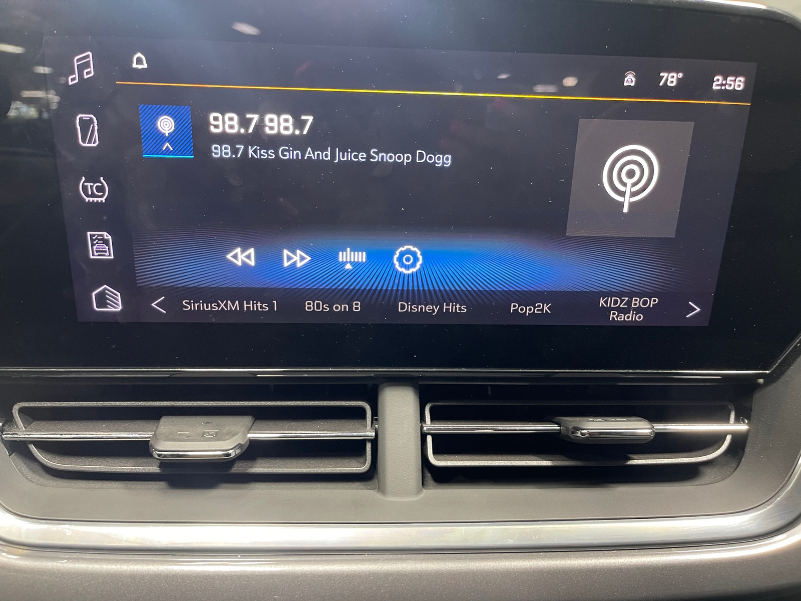 Thumbnail: 2024 Chevrolet Trax - 3