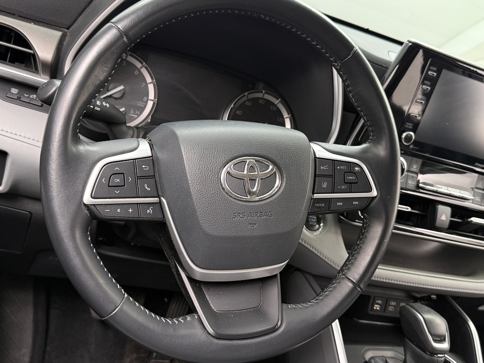 Thumbnail: 2022 Toyota Highlander - 4