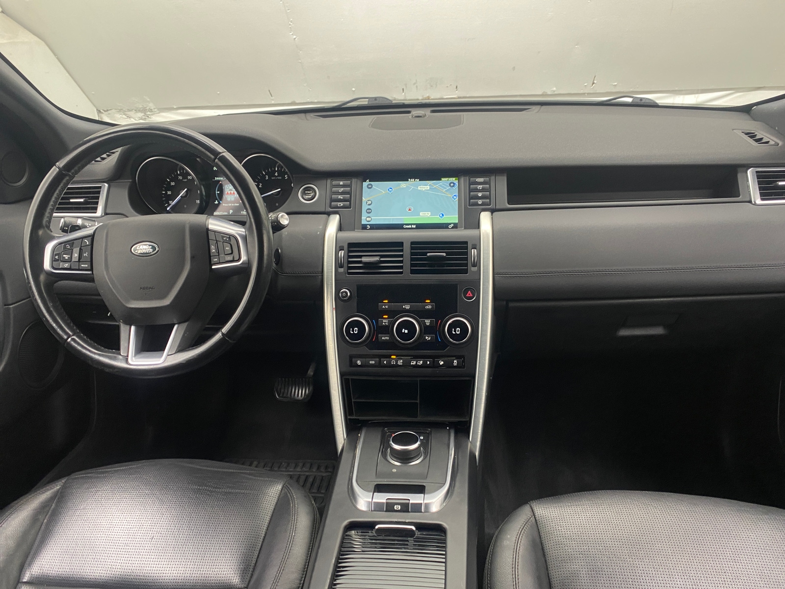 Thumbnail: 2019 Land Rover Discovery Sport - 2