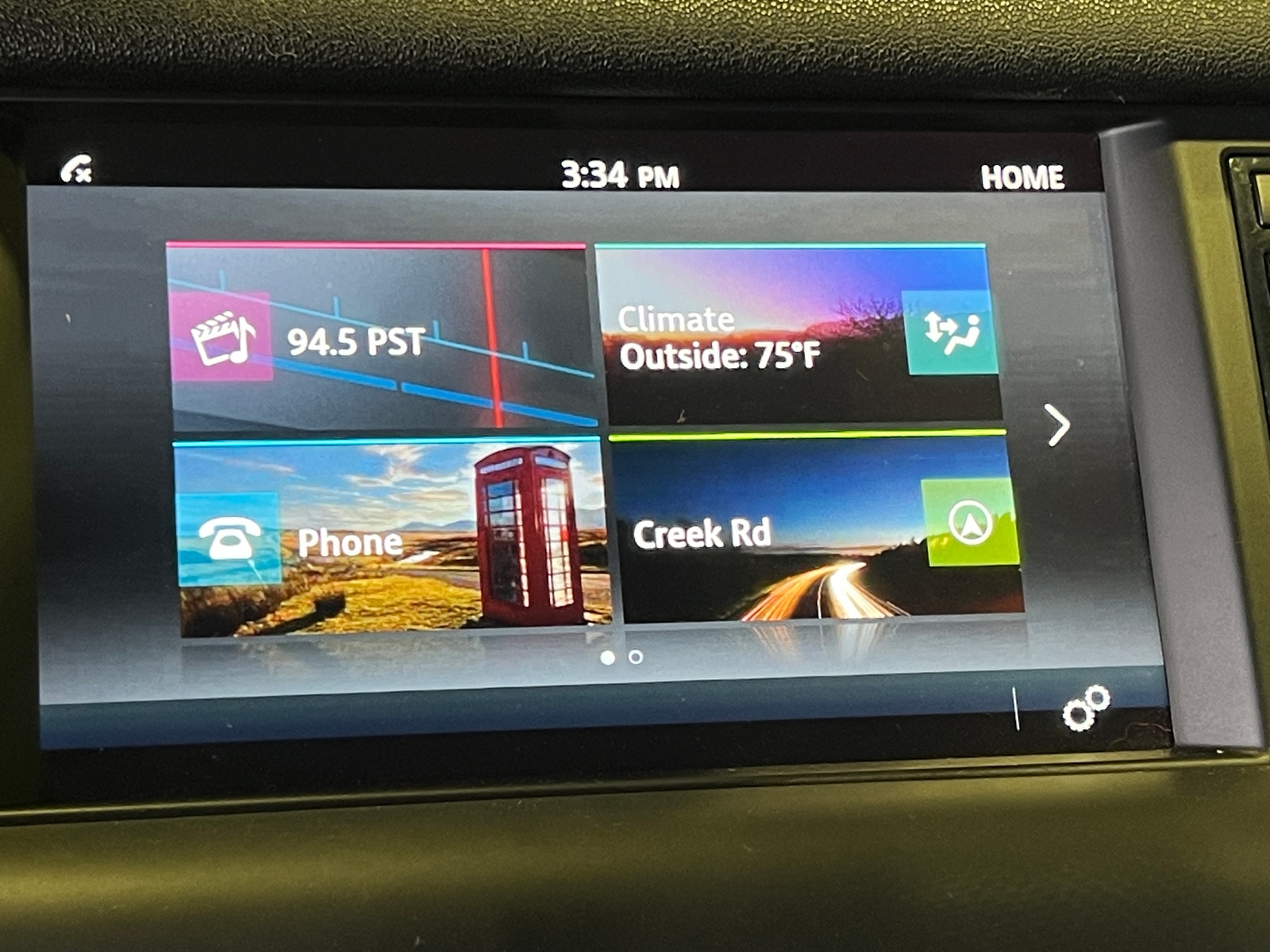 Thumbnail: 2019 Land Rover Discovery Sport - 3