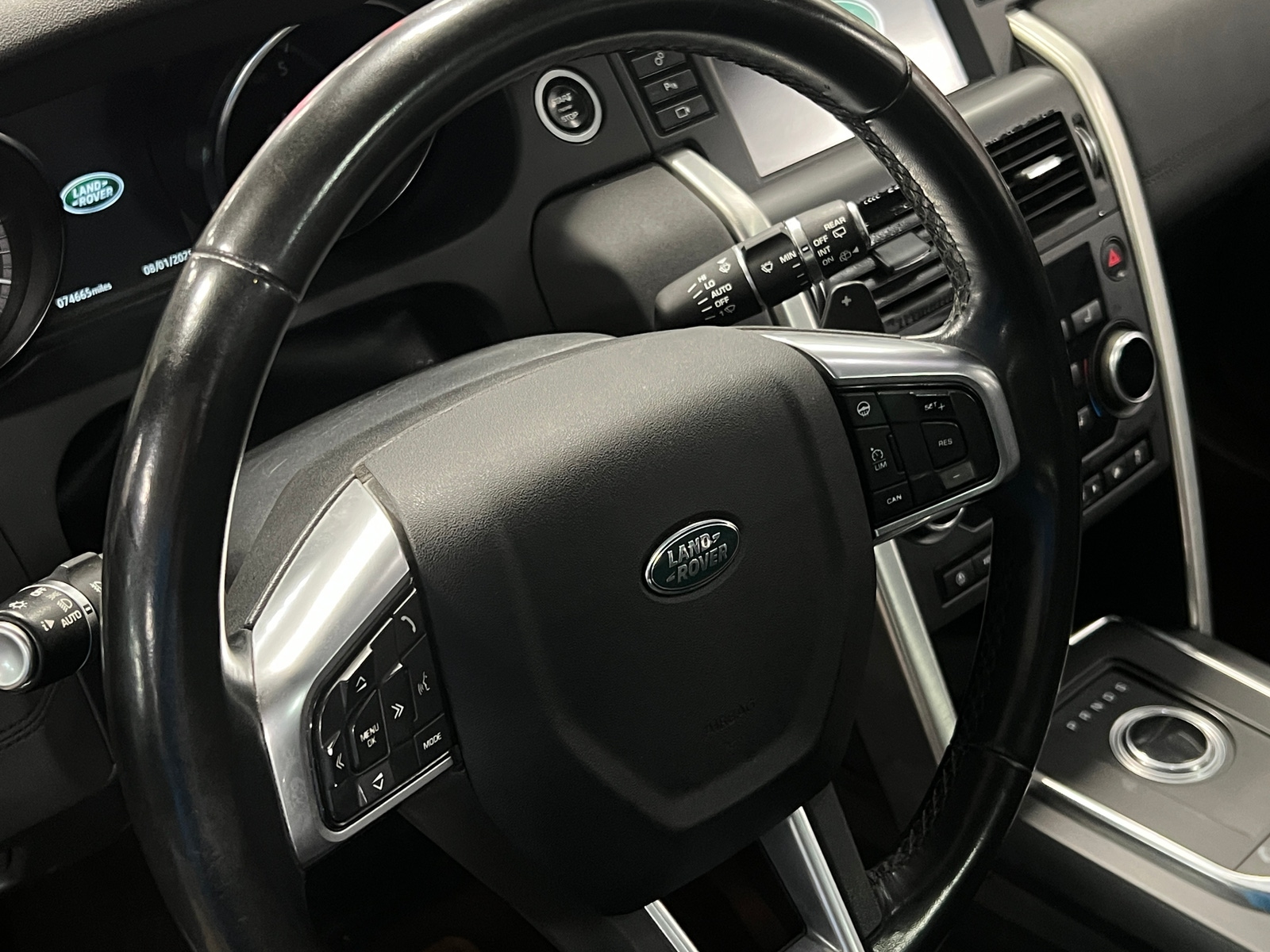 Thumbnail: 2019 Land Rover Discovery Sport - 4