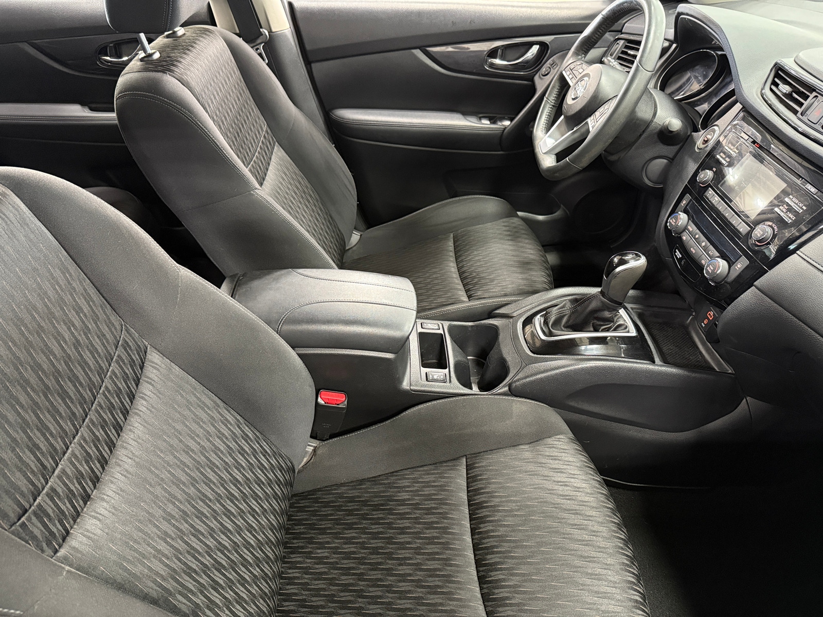 Thumbnail: 2017 Nissan Rogue - 2