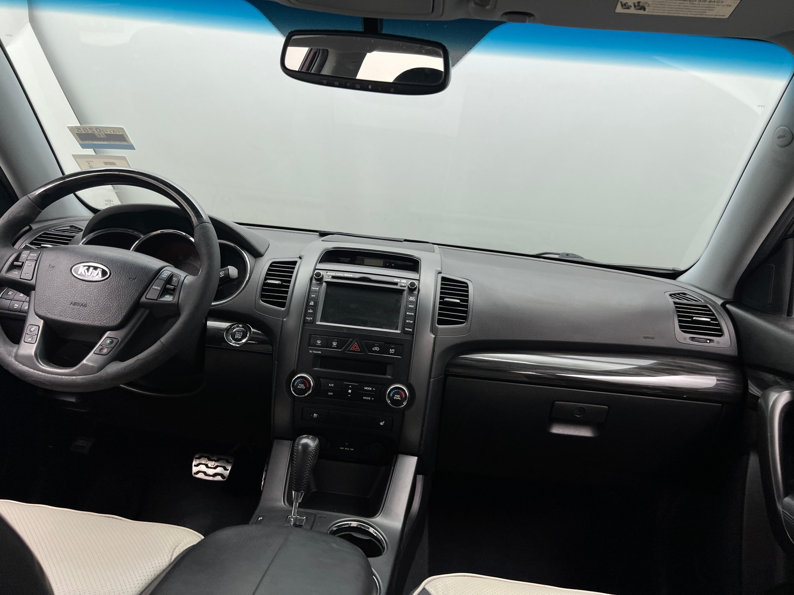 Thumbnail: 2012 Kia Sorento - 2