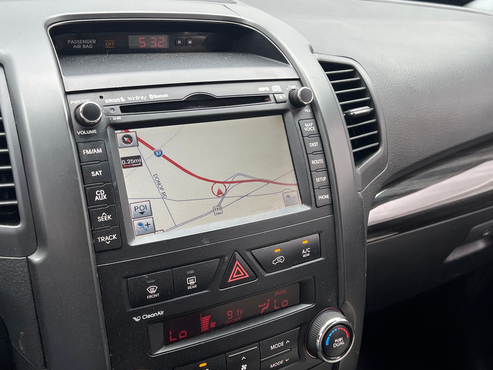 Thumbnail: 2012 Kia Sorento - 3
