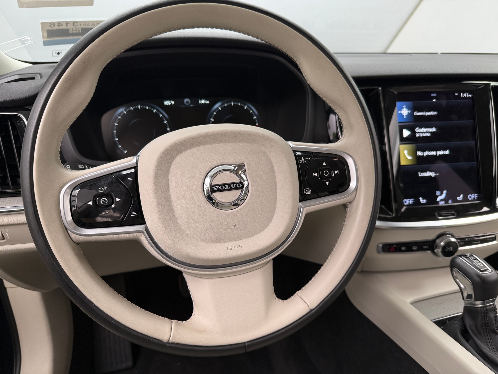 Thumbnail: 2022 Volvo V60 - 4