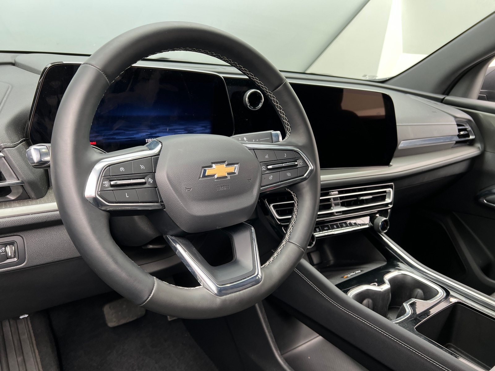 Thumbnail: 2025 Chevrolet Traverse - 5