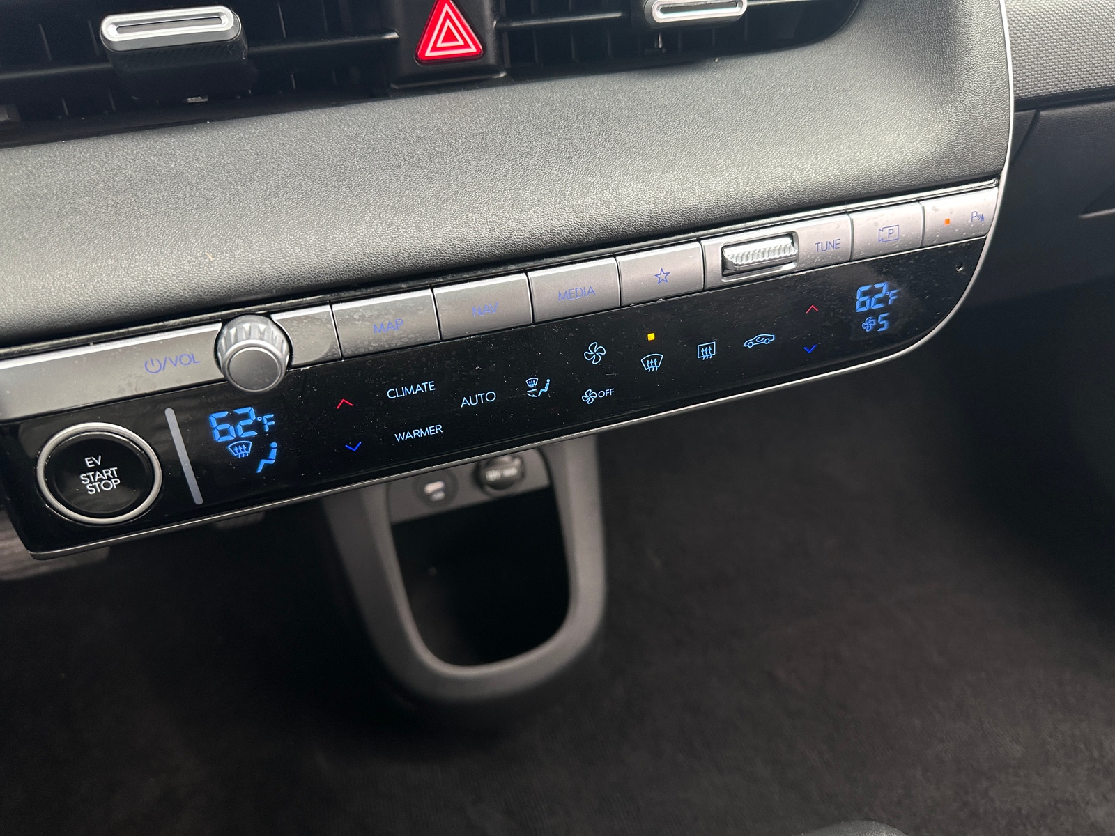 Thumbnail: 2023 Hyundai Ioniq 5 - 3