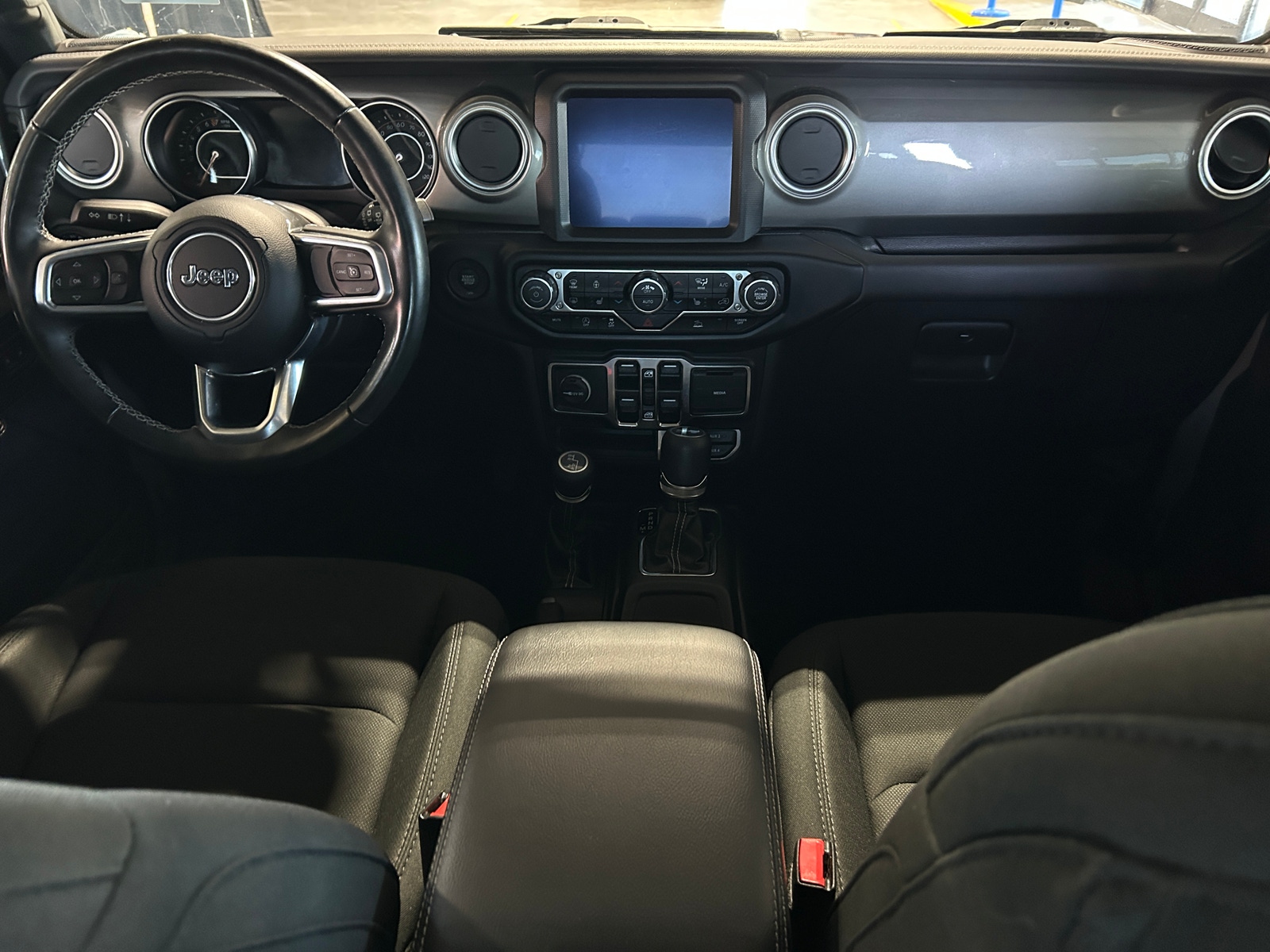 Thumbnail: 2022 Jeep Wrangler - 3