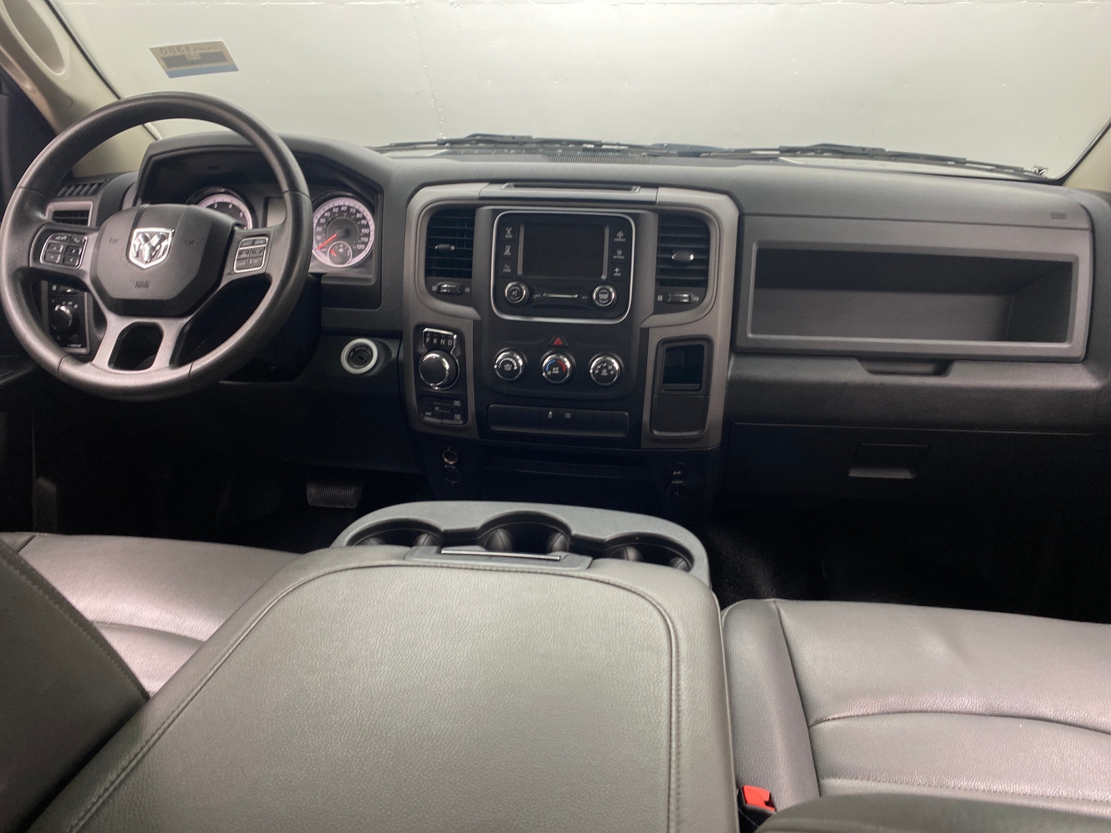 Thumbnail: 2020 RAM 1500 Classic - 3