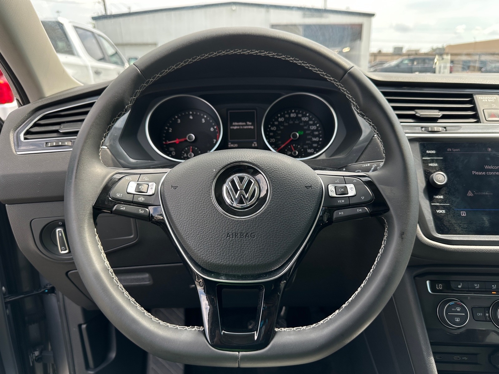 Thumbnail: 2021 Volkswagen Tiguan - 4
