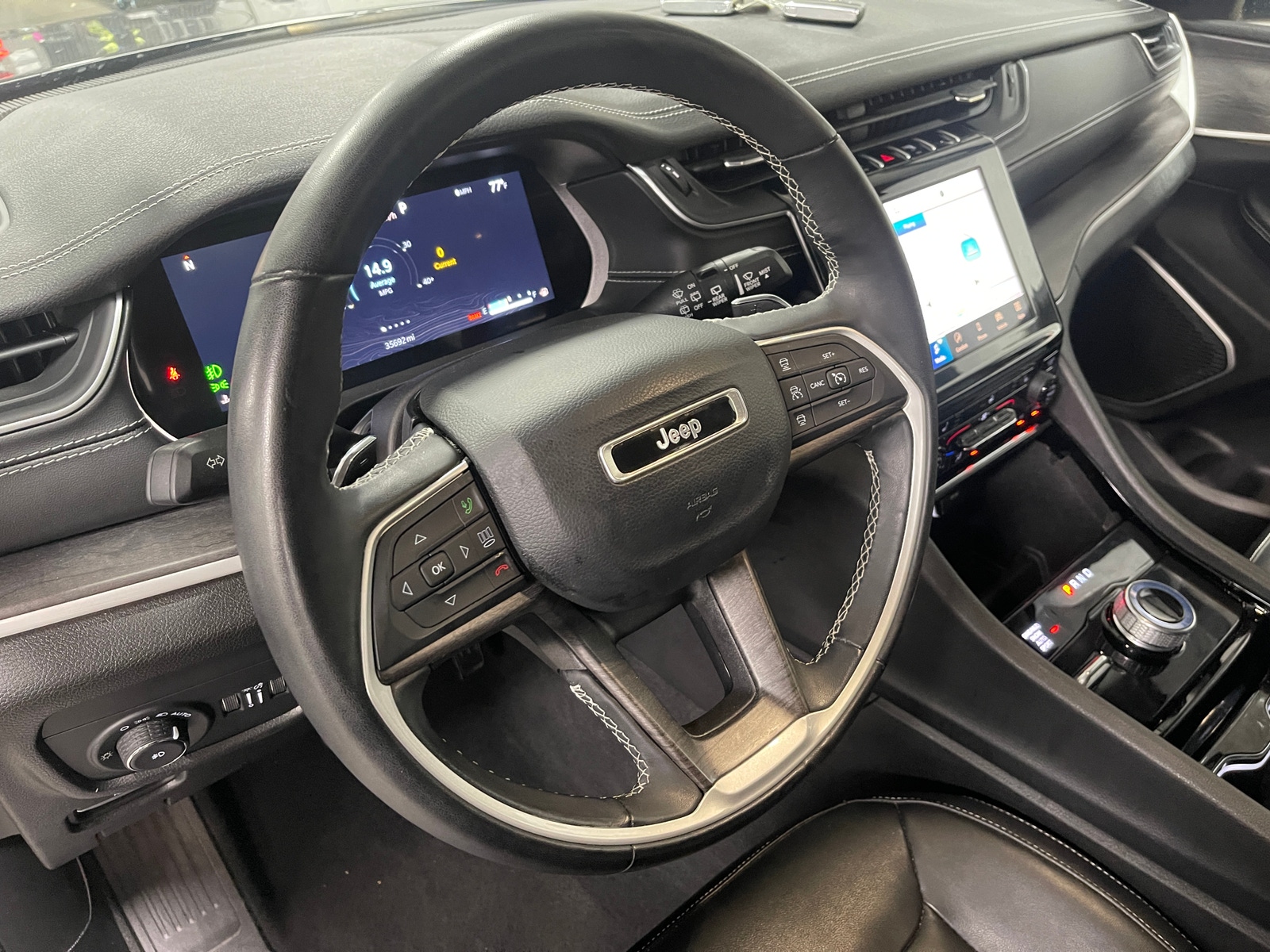 Thumbnail: 2022 Jeep Grand Cherokee L - 4