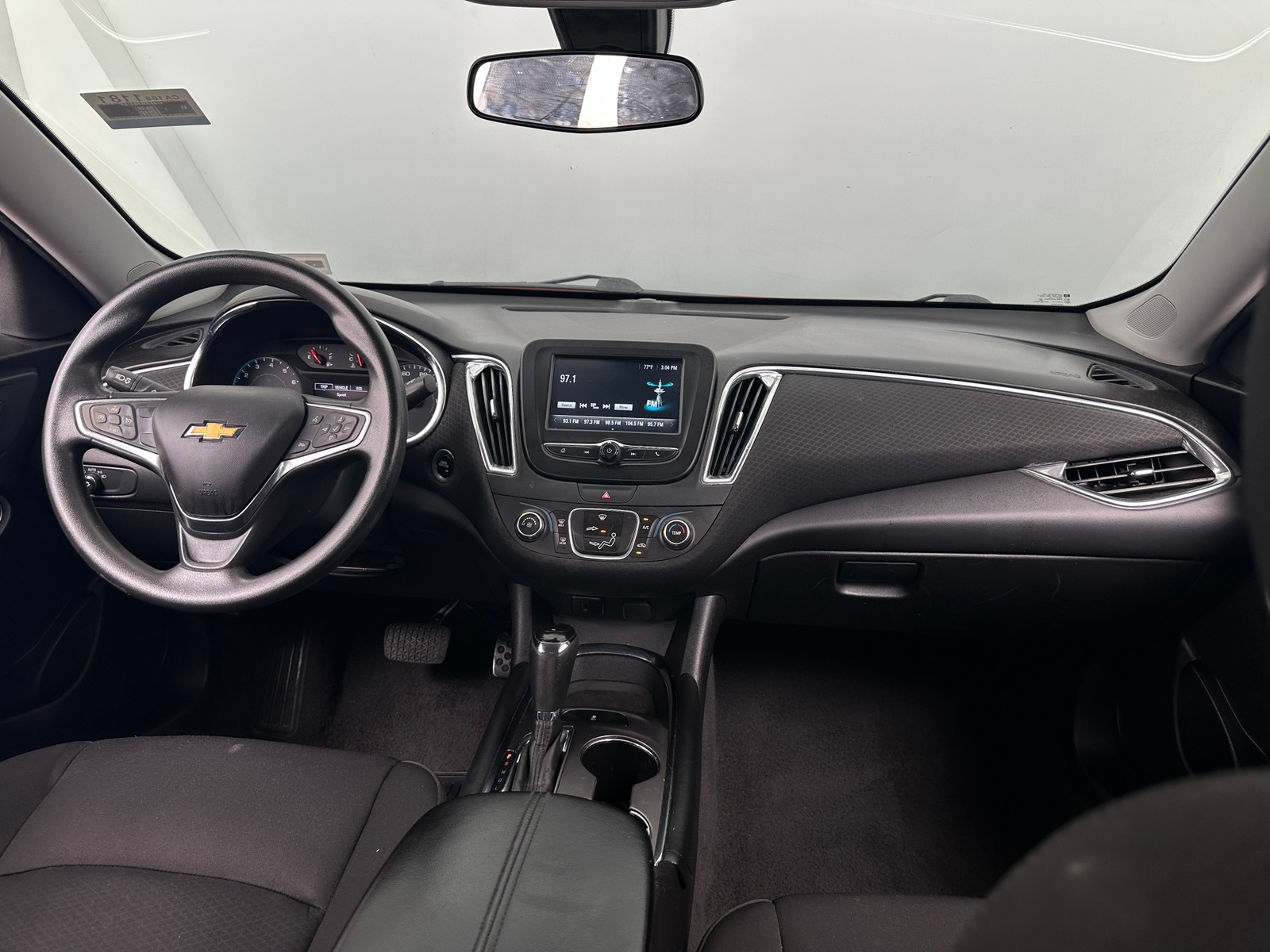 Thumbnail: 2018 Chevrolet Malibu - 3