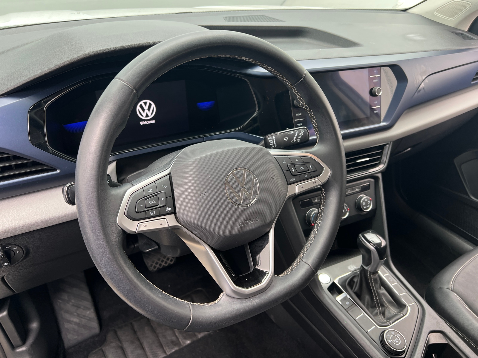 Thumbnail: 2022 Volkswagen Taos - 5