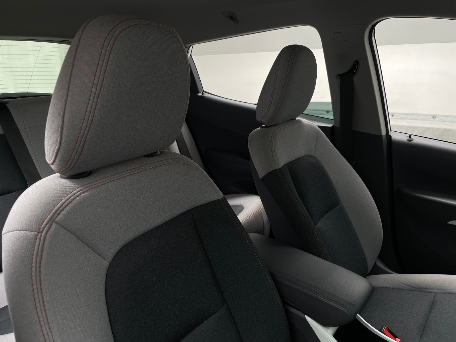 Thumbnail: 2021 Chevrolet Bolt EV - 2