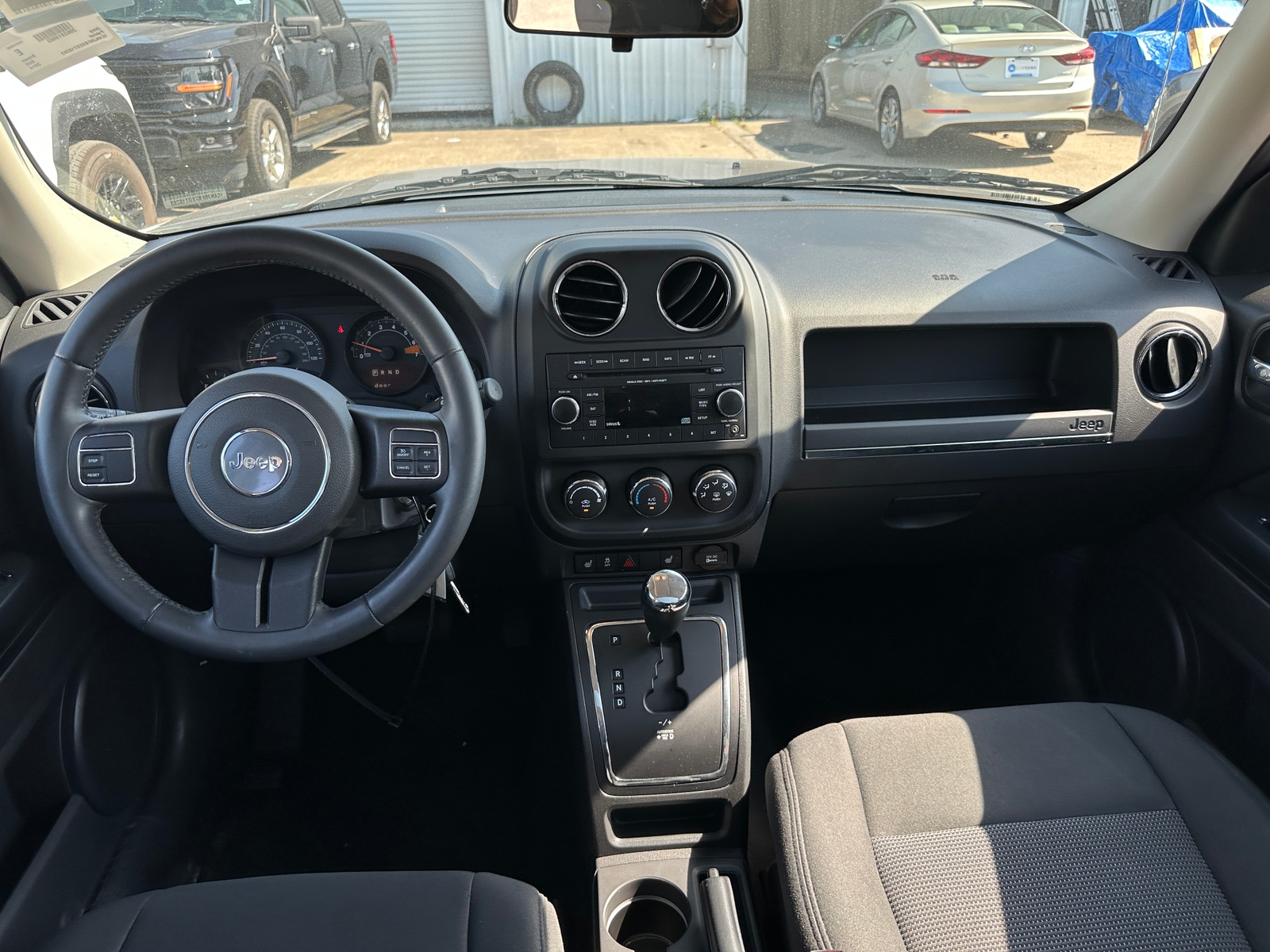 Thumbnail: 2014 Jeep Patriot - 3