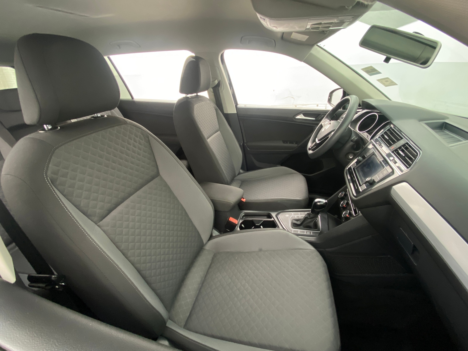 Thumbnail: 2019 Volkswagen Tiguan - 2