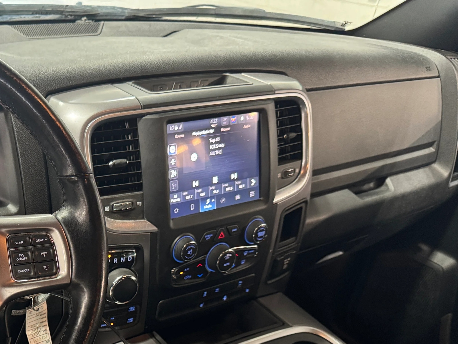 Thumbnail: 2022 RAM 1500 Classic - 2