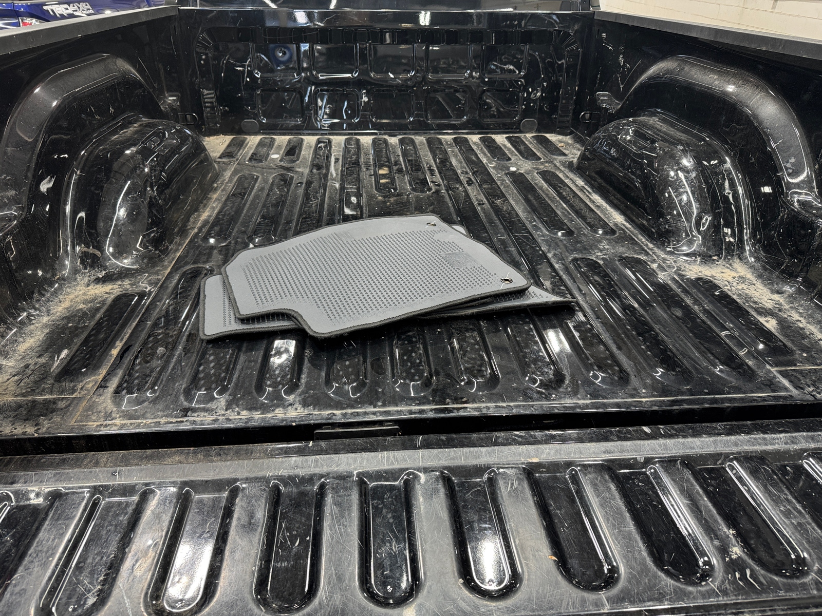 Thumbnail: 2022 RAM 1500 Classic - 6