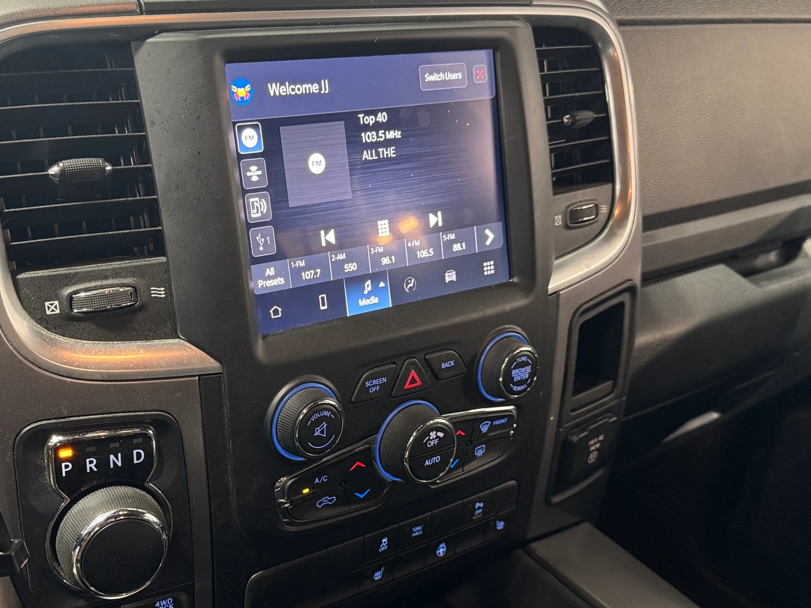 Thumbnail: 2022 RAM 1500 Classic - 3