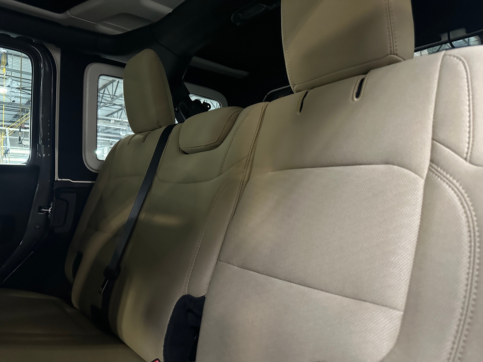 Thumbnail: 2021 Jeep Wrangler - 6